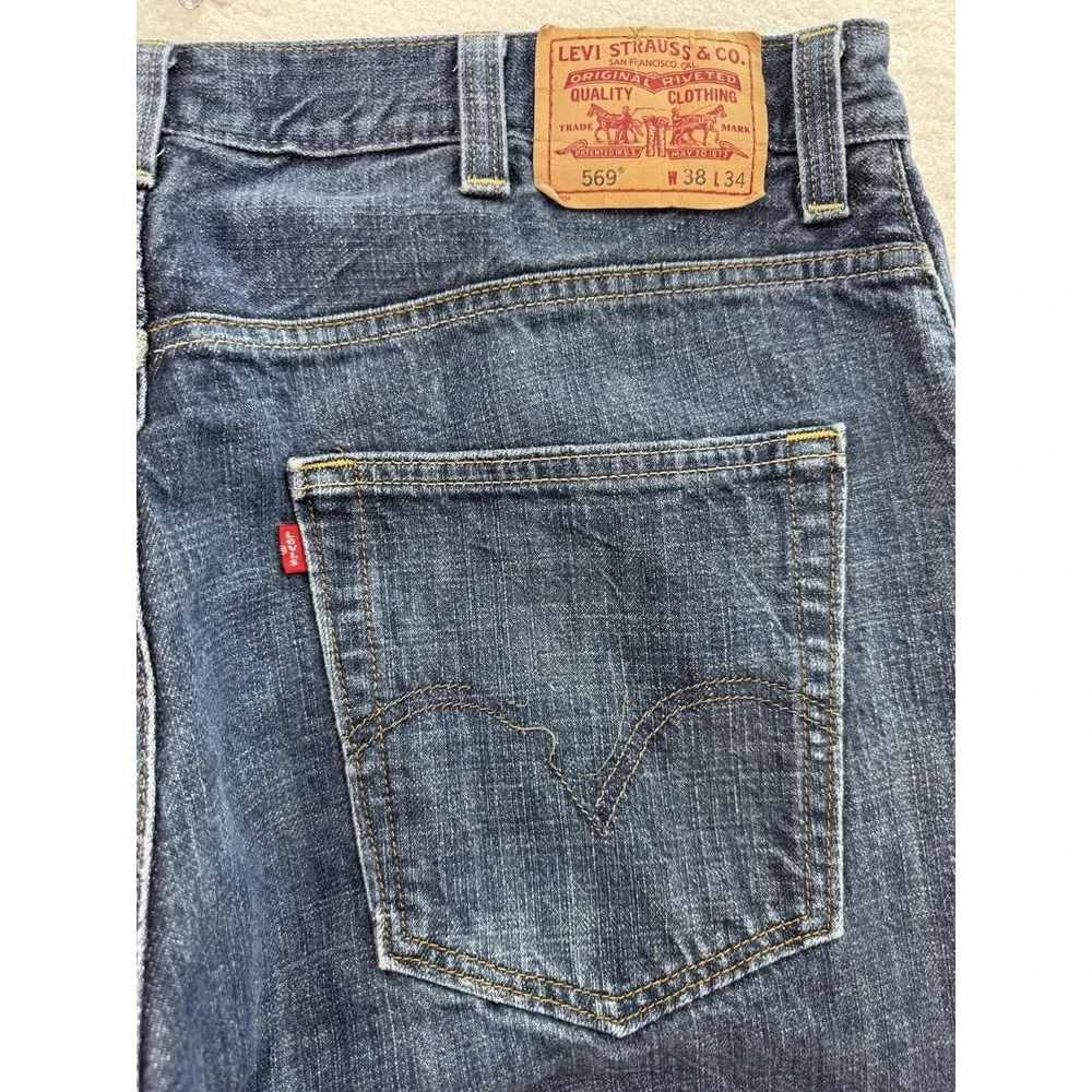 Levis levis 569